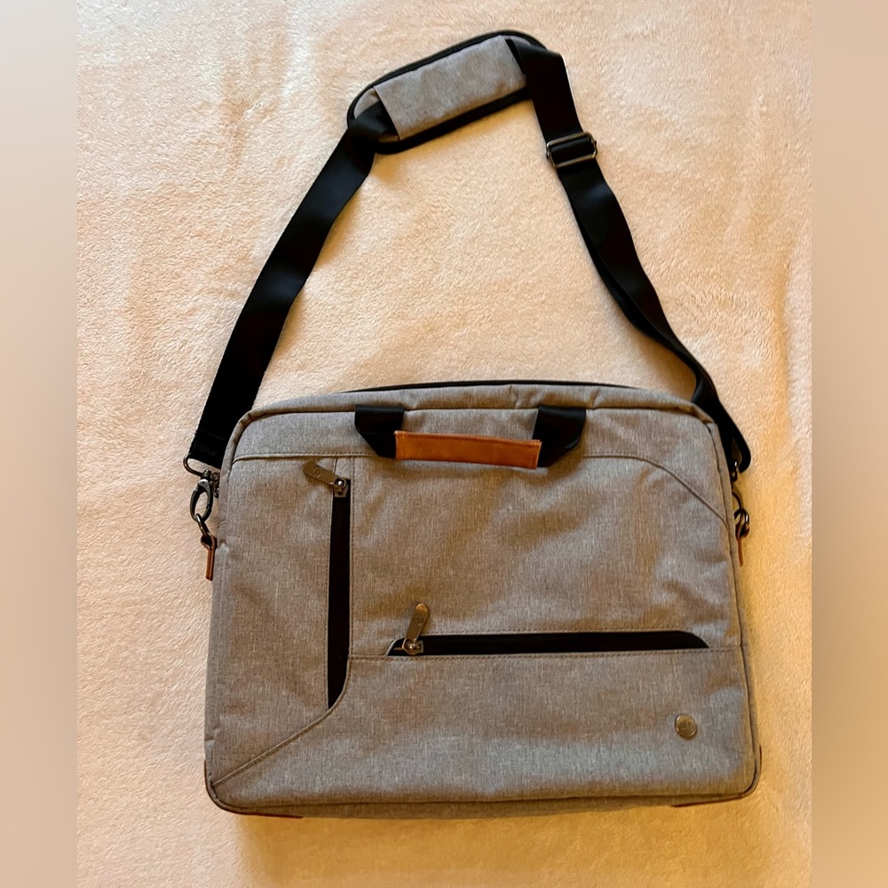 Pkg Messenger Bag For Computer. Light Gray- Never… - image 1